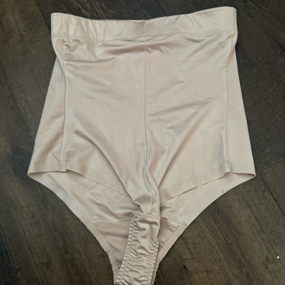 NWT Spanx  Suit Your Fancy High-Waisted Thong M - Picture 6 of 7
